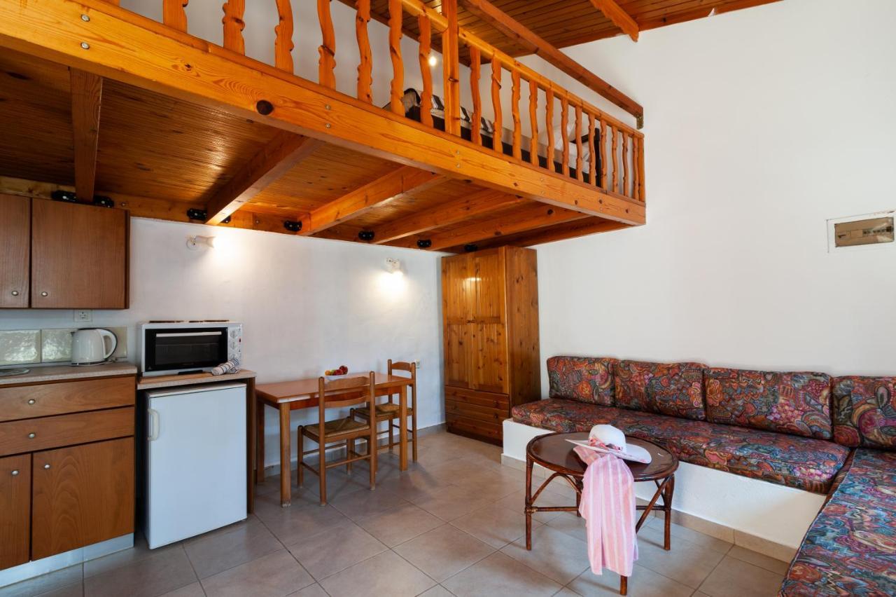 Apartamento Kiki&Nina Chalki Town Exterior foto