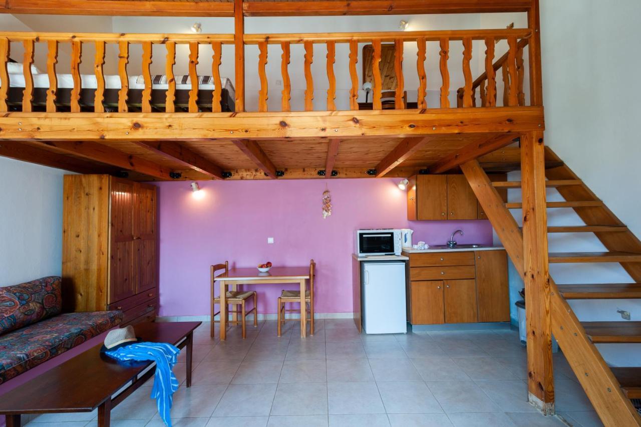 Apartamento Kiki&Nina Chalki Town Exterior foto