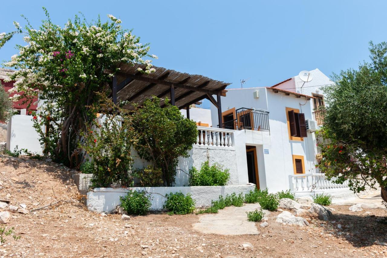 Apartamento Kiki&Nina Chalki Town Exterior foto